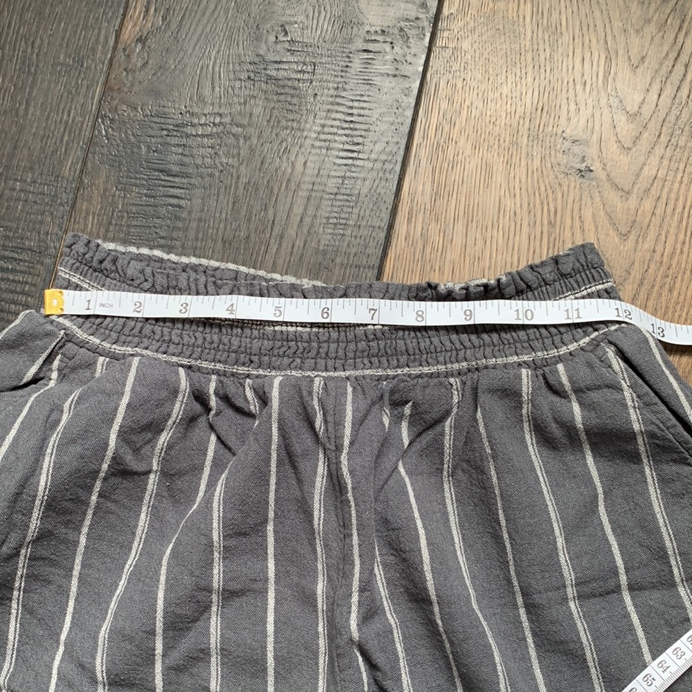 Universal Thread • pull on shorts - Picture 3 of 6